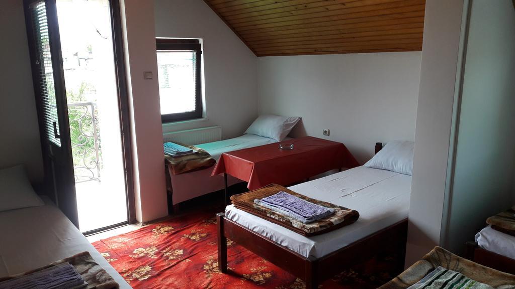 Mico Np Guest House โนวีปาซาร์ ภายนอก รูปภาพ